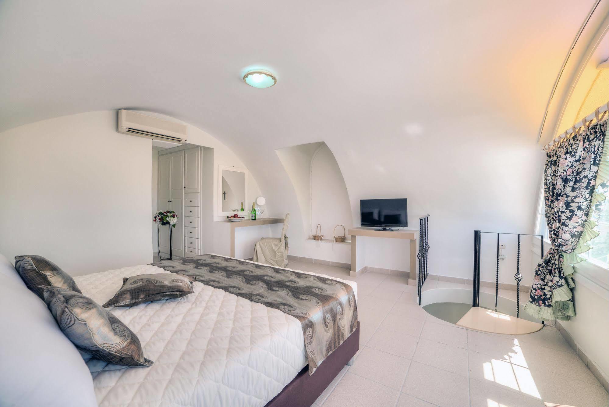 Pantheon Hotel Agios Georgios (Santorini) Exterior foto